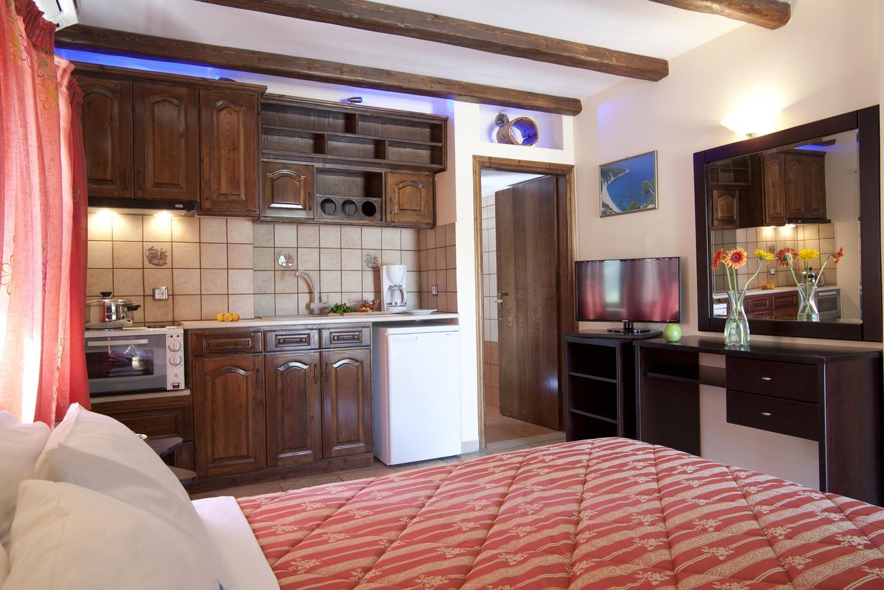 Villa Elia Resort Frinion Bagian luar foto